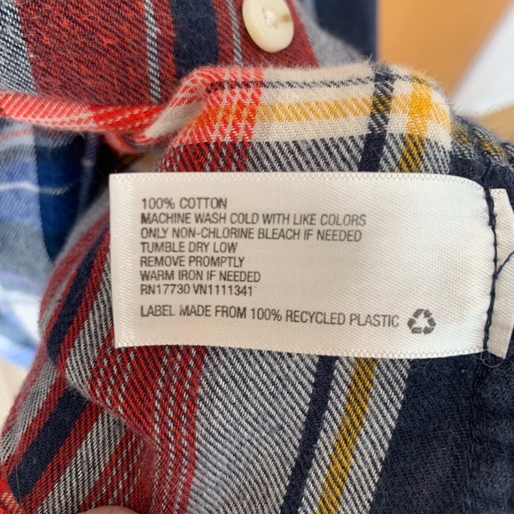 Mossimo Supply Co. Plaid Button Down in Red and Navy - Picture 9 of 10